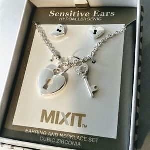 Hypoallergenic Silver Tone Pendant Necklace & Stud Earrings 2 PC Heart Key Set